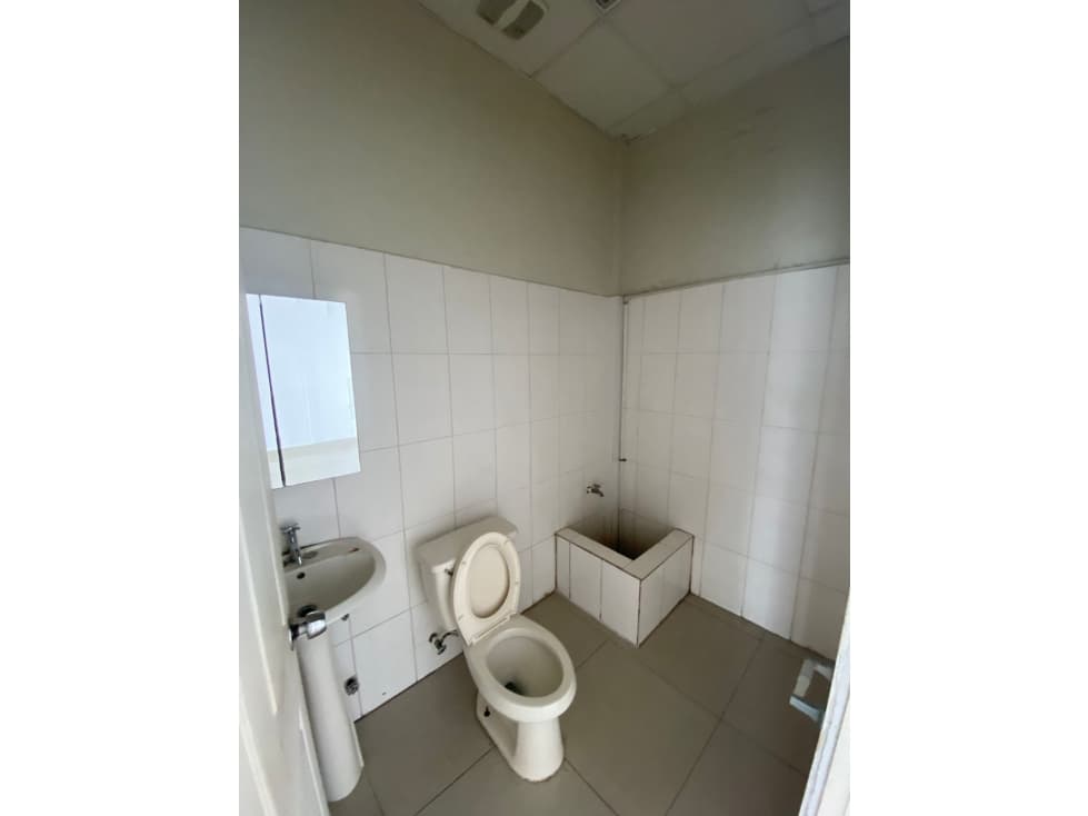 ALQUILER LOCAL COMERCIAL VIA ESPAÑA — foto 6