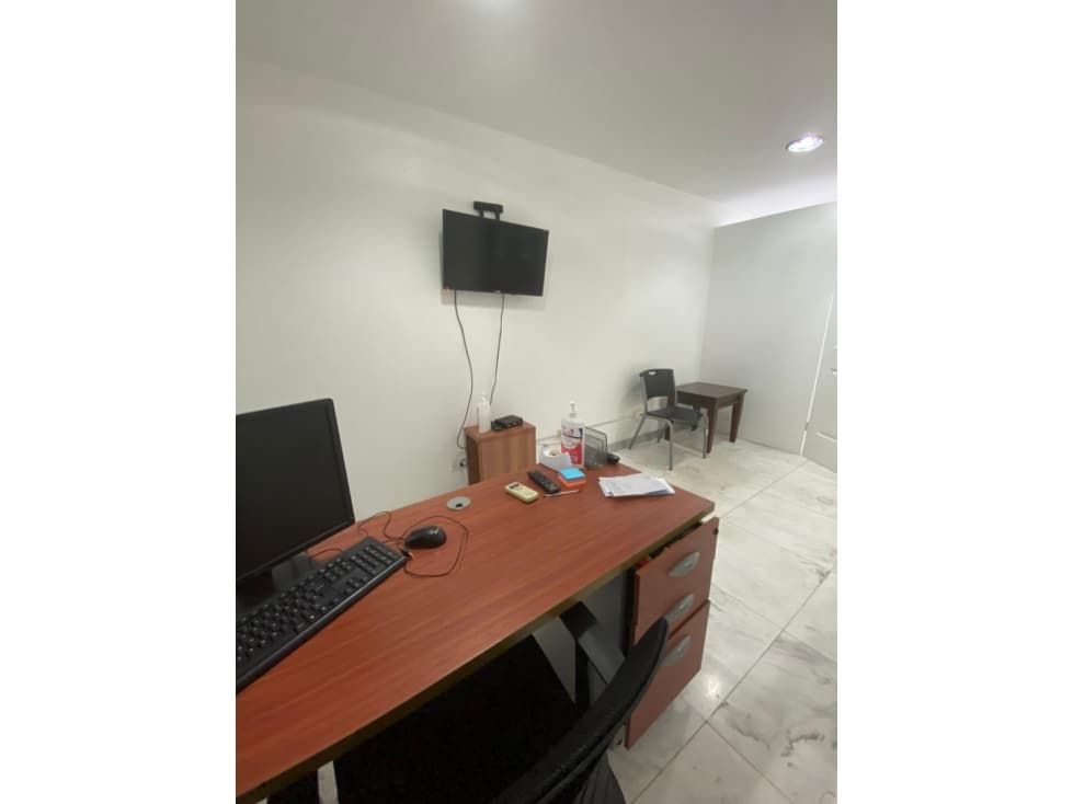 VENTA OFICINA AMOBLADA BELLA VISTA — foto 5
