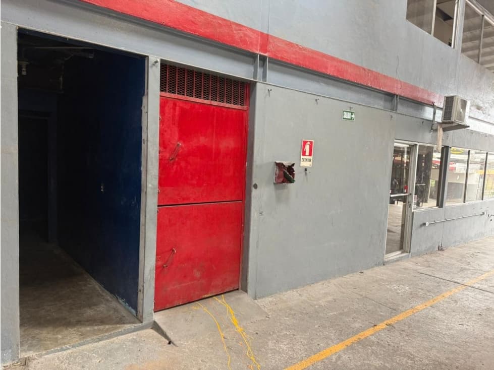 ALQUILER GALERA COMERCIAL 12 DE OCTUBRE — foto 4