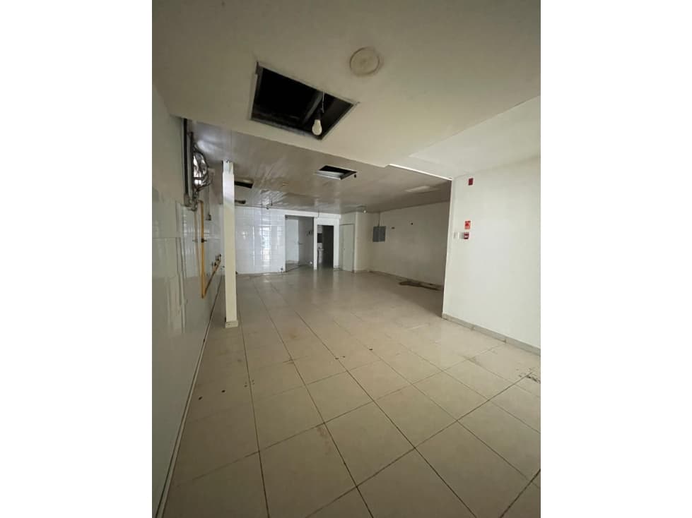 ALQUILER LOCAL COMERCIAL VIA ESPAÑA — foto 4