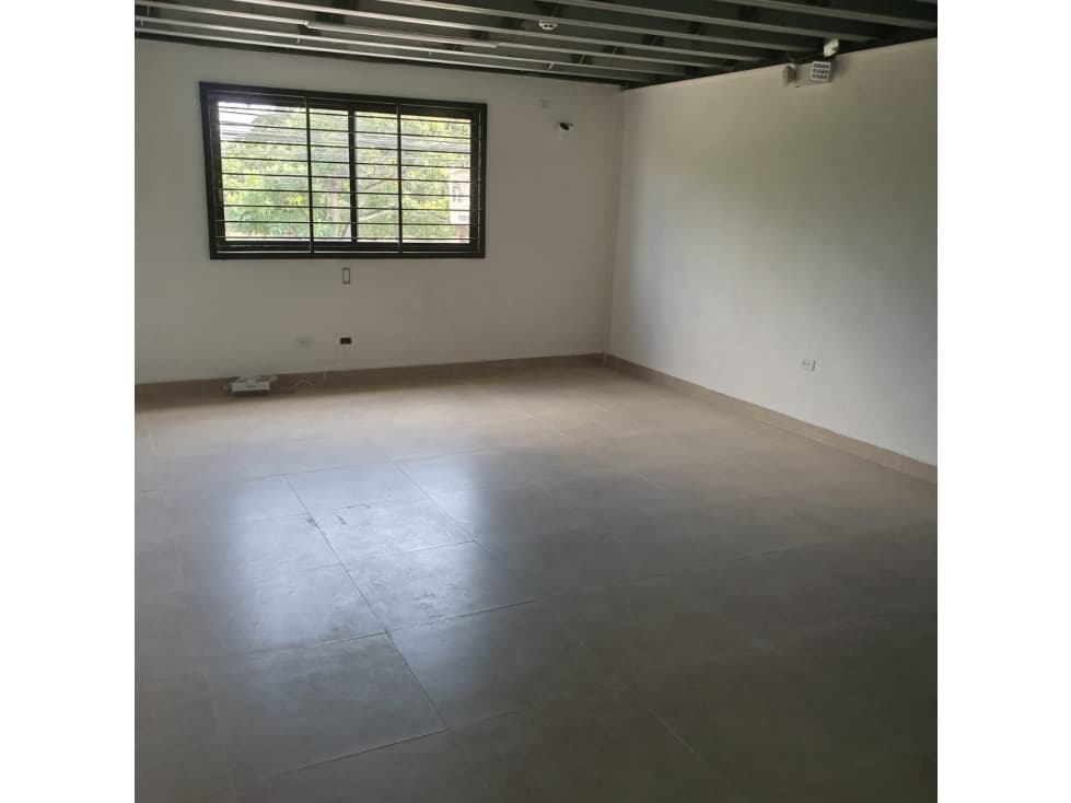 ALQUILER LOCAL COMERCIAL SANTA ELENA — foto 2