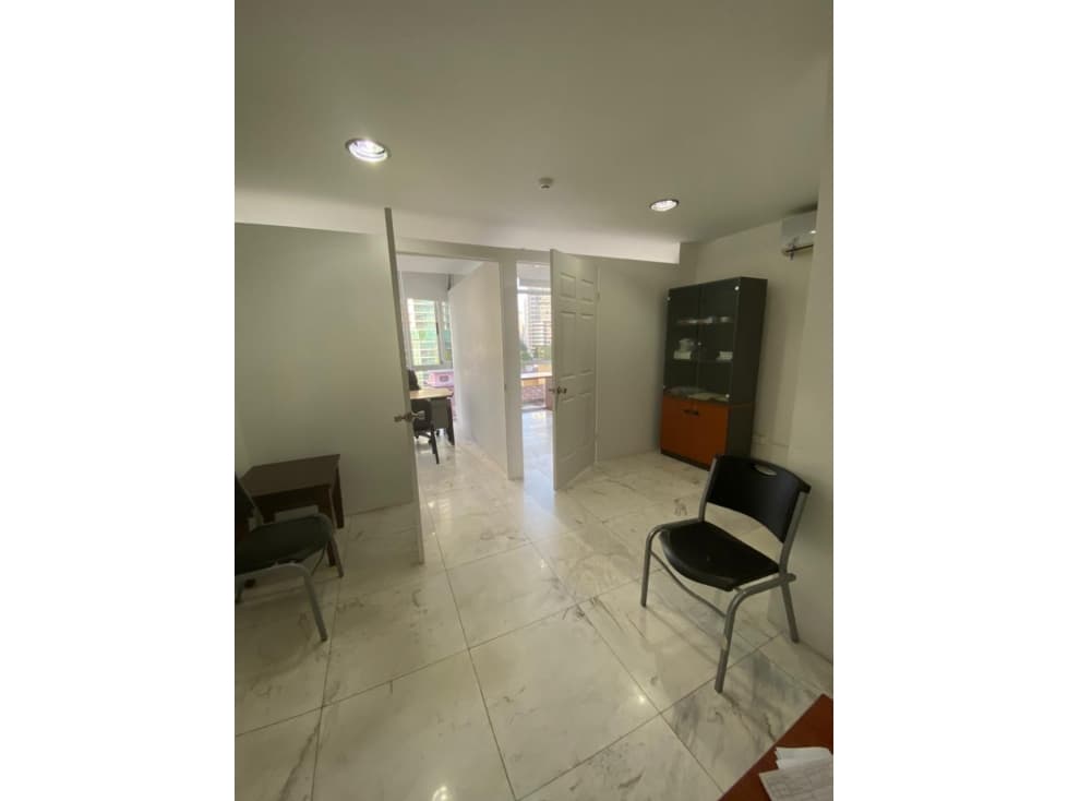 VENTA OFICINA AMOBLADA BELLA VISTA — foto 2