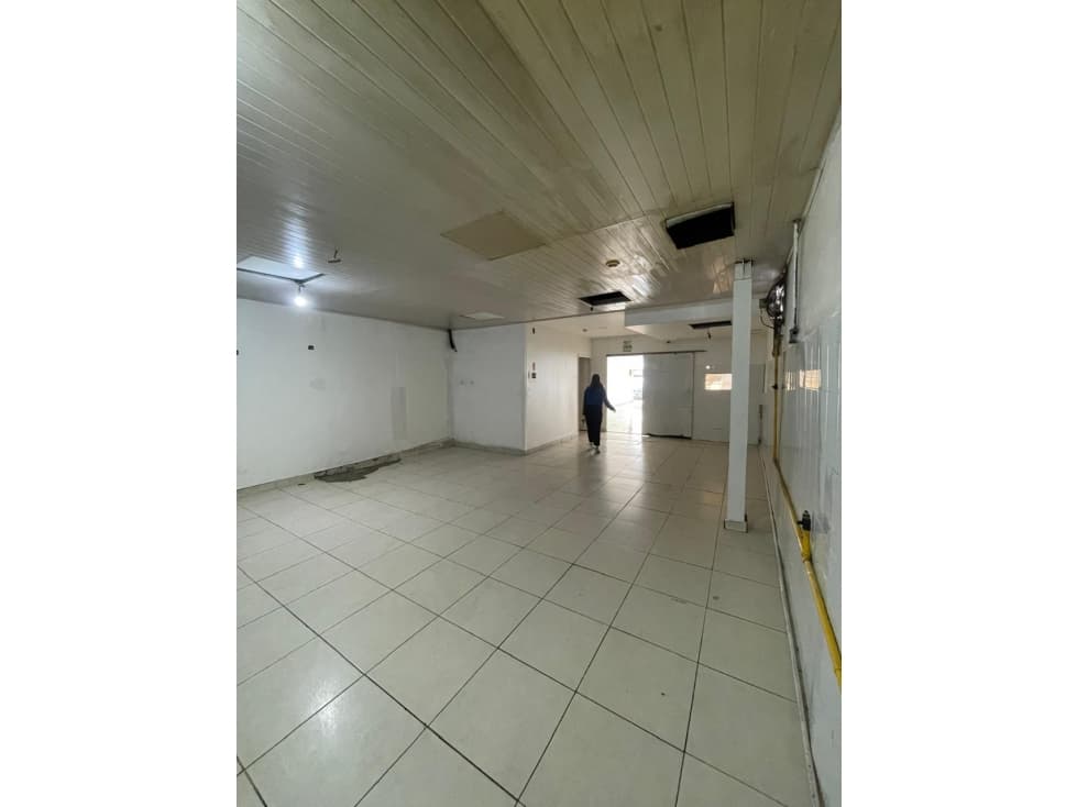 ALQUILER LOCAL COMERCIAL VIA ESPAÑA — foto 5