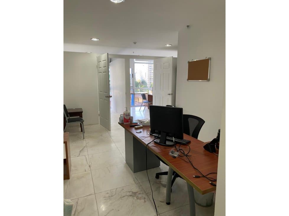 VENTA OFICINA AMOBLADA BELLA VISTA — foto 4