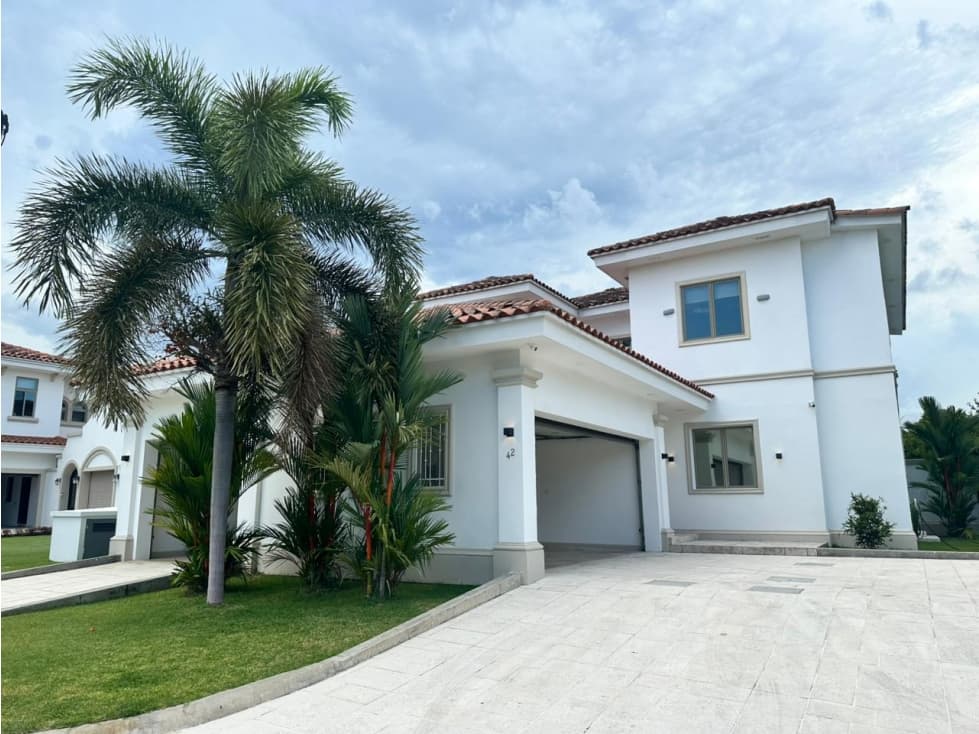 CASA EN VENTA - FAIRWAY SANTA MARIA — foto 1