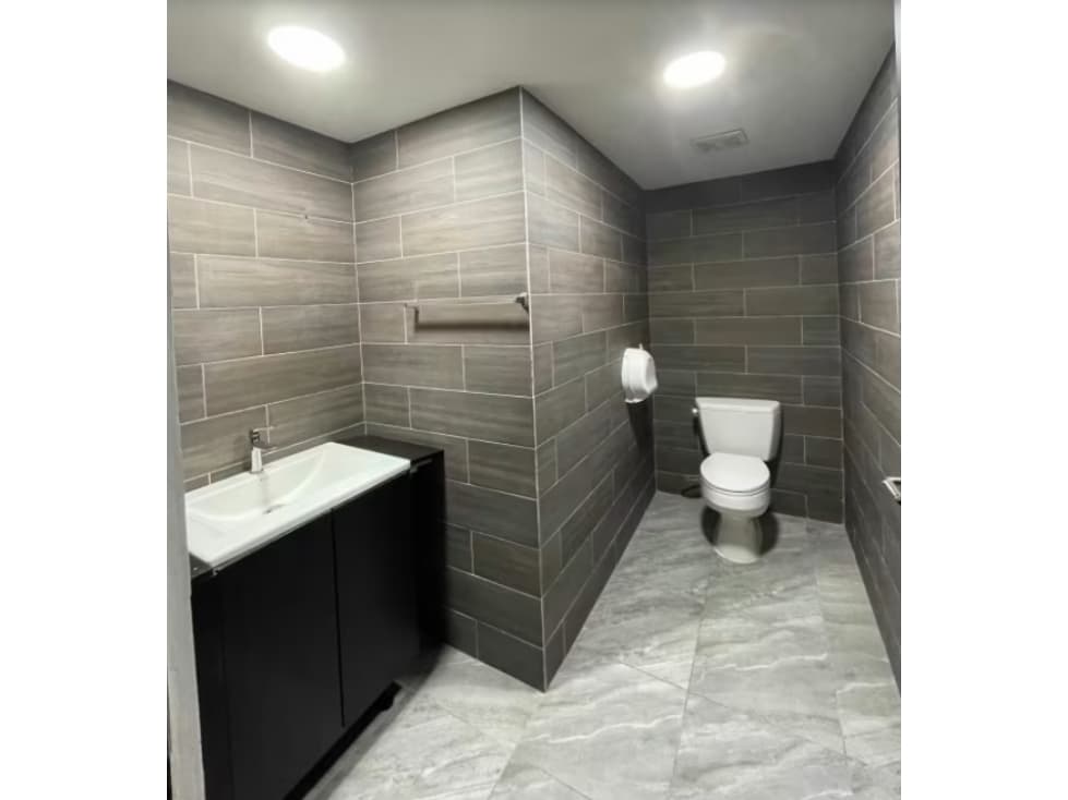 ALQUILER LOCAL COMERCIAL VÍA ESPAÑA — foto 4
