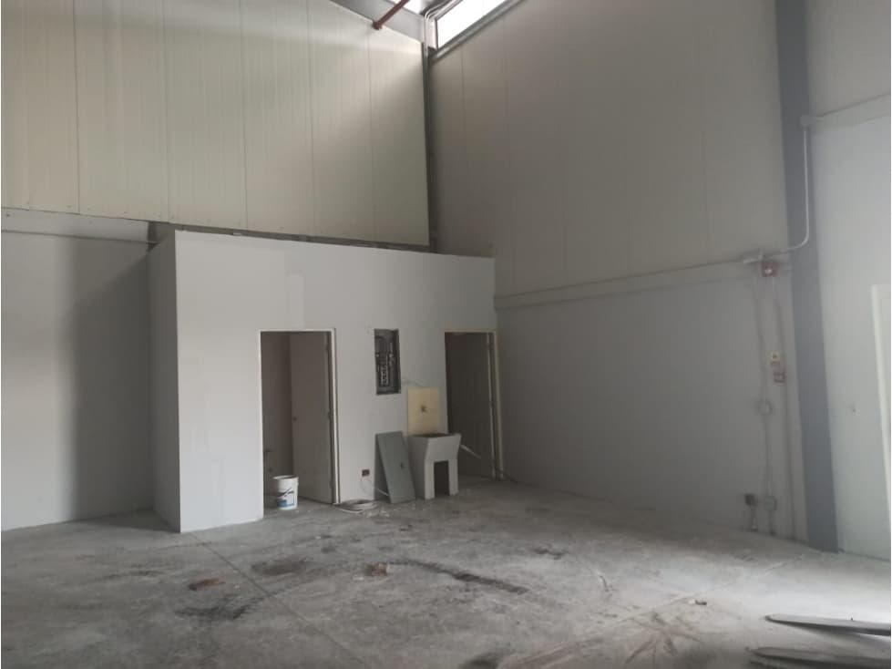 ALQUILER GALERA SAN MIGUELITO — foto 4