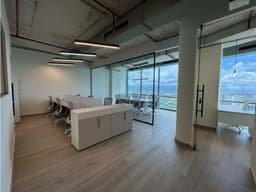 VENTA OFICINA AMOBLADA COSTA DEL ESTE