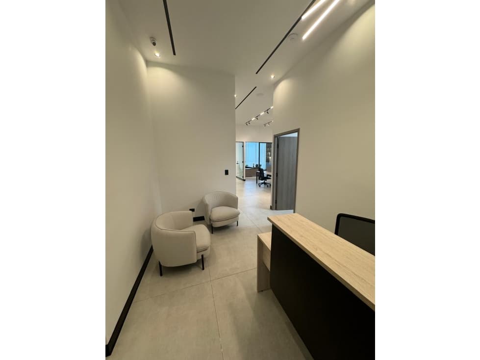 VENTA OFICINA AVENIDA BALBOA — foto 2