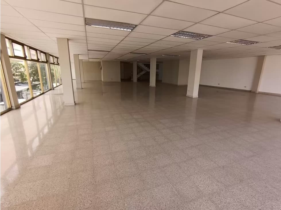 ALQUILER LOCAL COMERCIAL CALIDONIA — foto 3