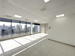 ALQUILER OFICINA AVENIDA BALBOA