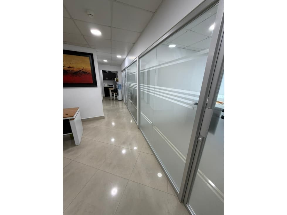 VENTA OFICINA AMOBLADA CALLE 50 - SOLO CLIENTES DIRECTOS MM — foto 3
