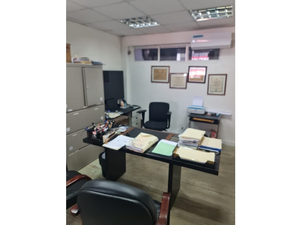ALQUILER OFICINA CALLE 50 — foto 1