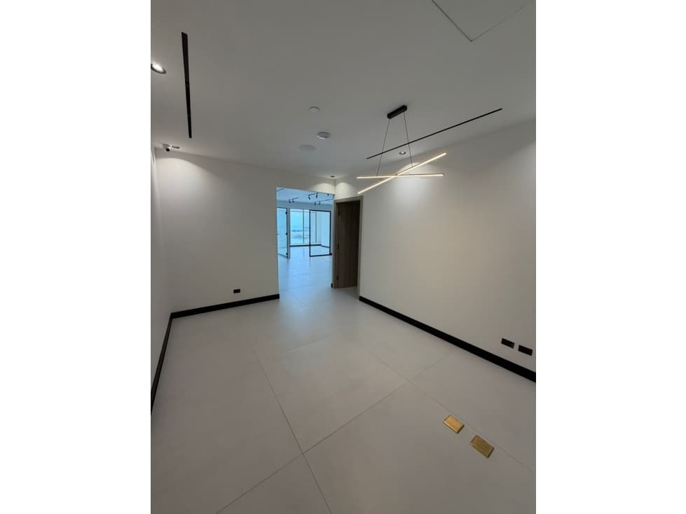 VENTA OFICINA AVENIDA BALBOA — foto 3