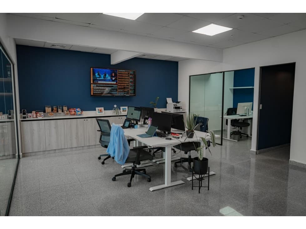 VENTA OFICINA AVENIDA BALBOA — foto 2