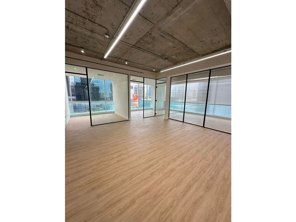 ALQUILER OFICINA CALLE 50 — foto 1