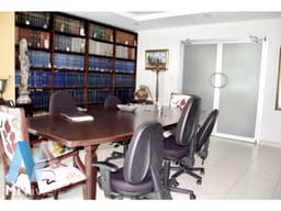 VENTA O ALQUILER DE OFICINA EN EL AREA BANCARIA