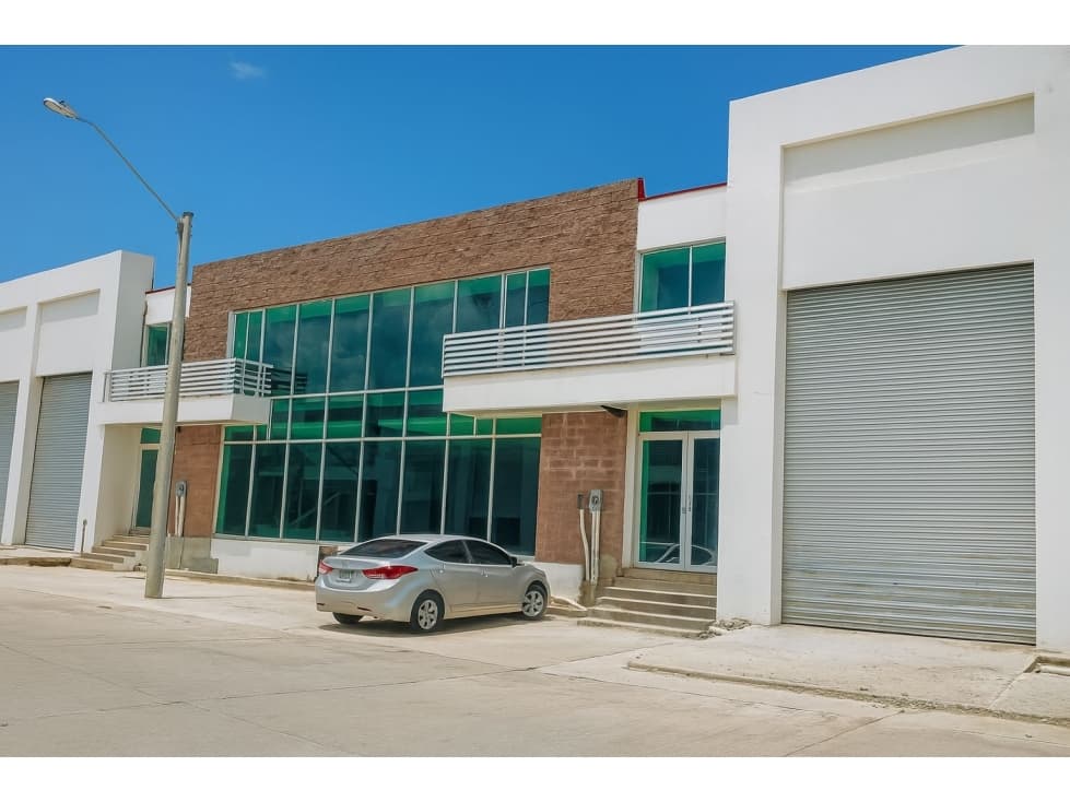 Venta de OfiBodega de Panamá - Zona Este - Las Mañanitas — foto 2
