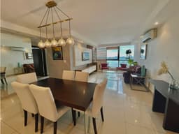 SE VENDE APARTAMENTO REMODELADO EN SAN FRANCISCO BAY - 5206PG