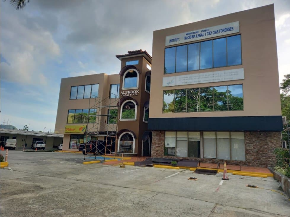 SE VENDE PLAZA COMERCIAL EN ALBROOK - 4923PG — foto 1