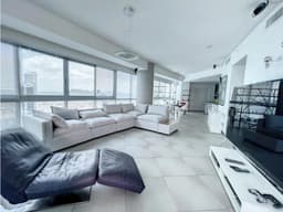 SE VENDE APARTAMENTO EN PH YACHT CLUB - 6902DM