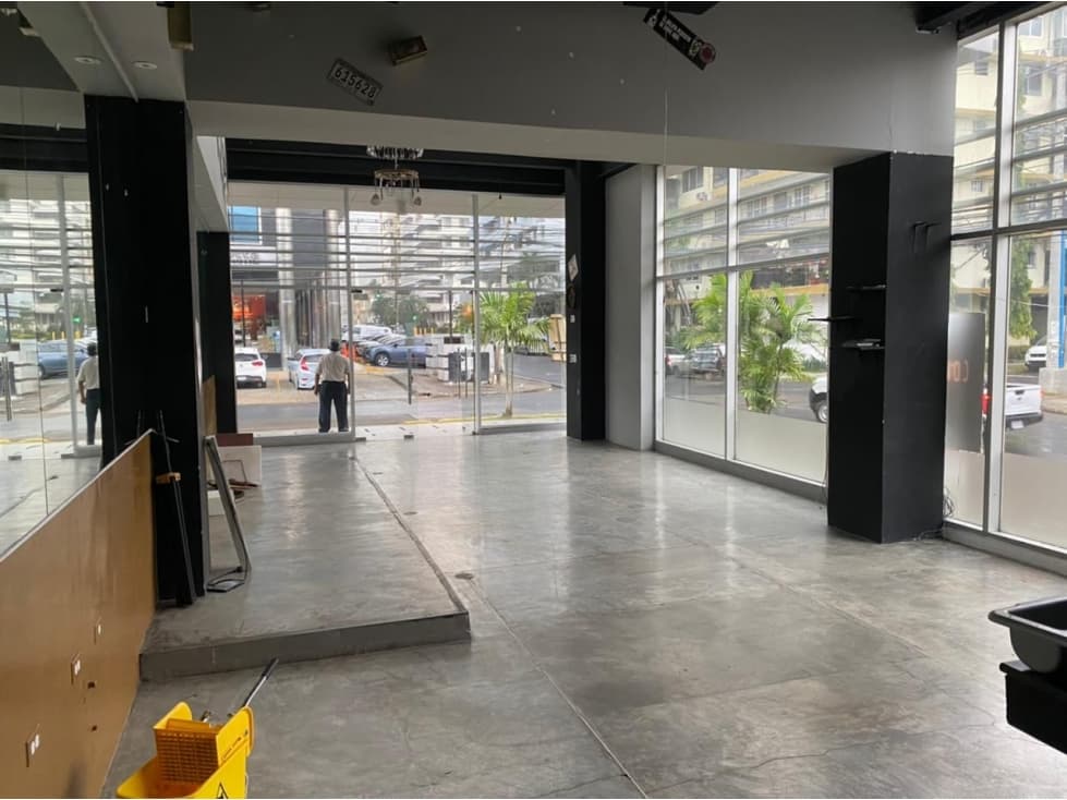 Se Alquila Local 200 Mts Esquinero Obarrio USD$3,800,oo+Itbms — foto 5