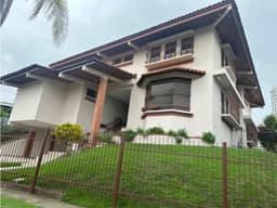 SE ALQUILA HERMOSA CASA EN LA CUIDAD