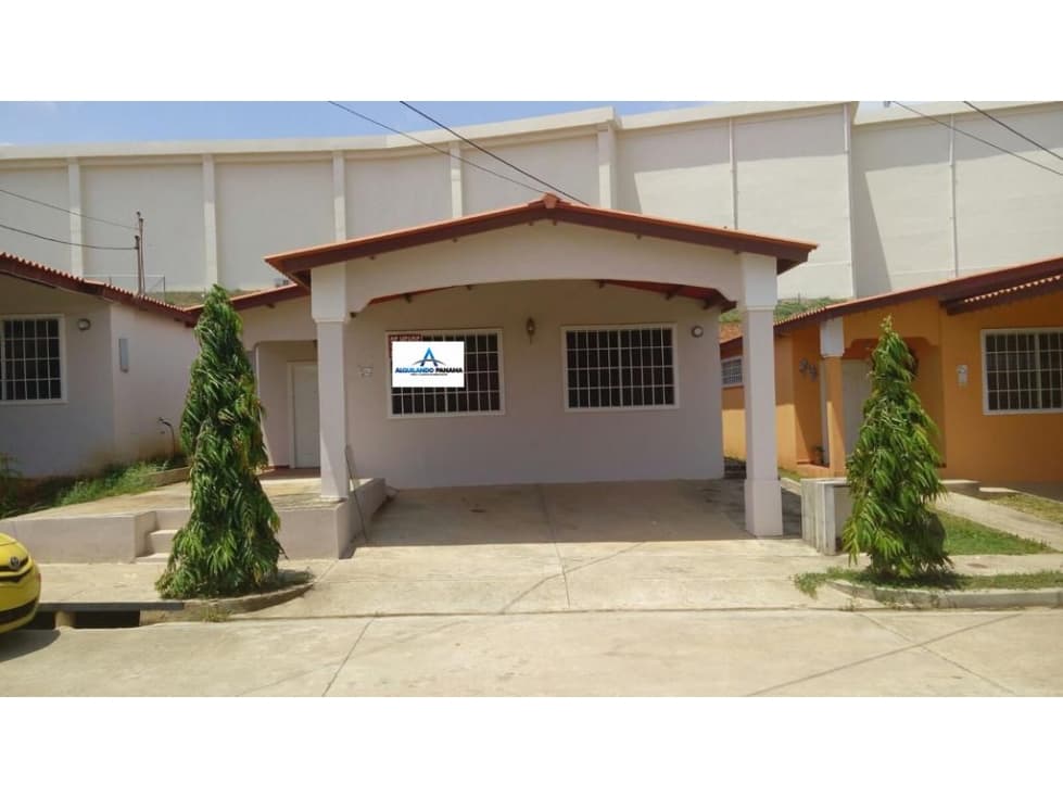 SE ALQUILA CASA EN BRISAS DEL GOLF — foto 1