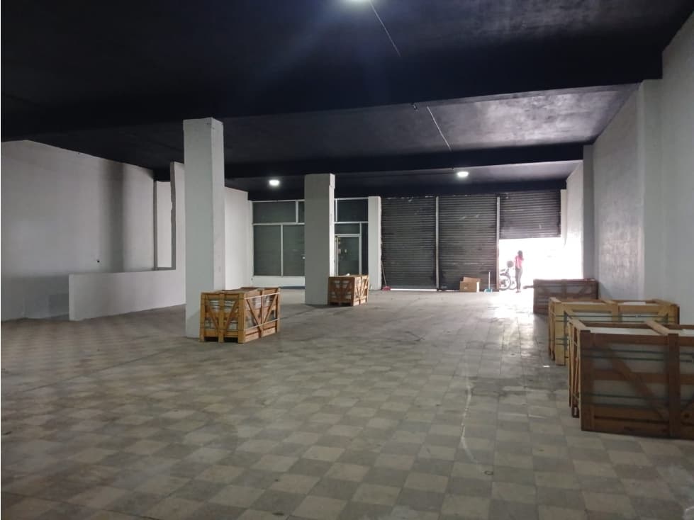 Se Alquila Local en Via España 1430 Mtrs — foto 3