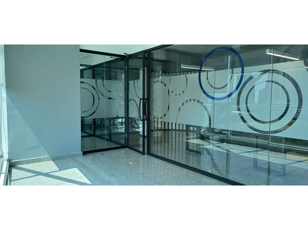 SE ALQUILAN OFICINAS EN COSTA DEL ESTE — foto 1