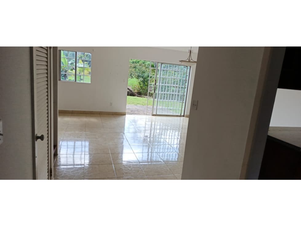 En venta casa de dos niveles en Villas de Howard, Pmá. Pacífico. — foto 2