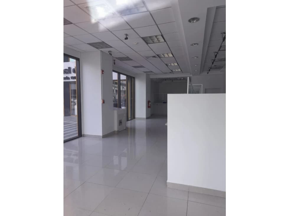 Se Alquila Excelente Local calle 50 177.78 Mts $5,000,oo+Itbms — foto 2