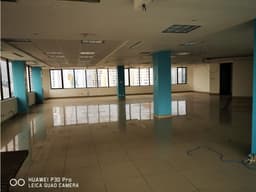 Se Alquila Confortable Oficina 561 Mts.Bella Vista $8.000.oo