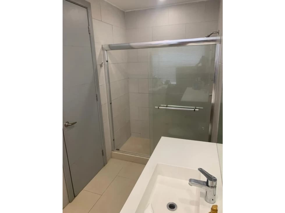 SE ALQUILA APARTAMENTO AMOBLADO SERVICIOS INCLUIDOS EN MARBELLA — foto 6