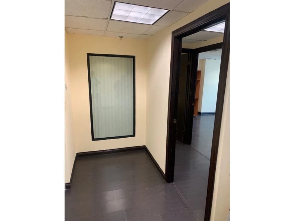 ALQUILO OFICINA AMUEBLADA 60 MTS 2 -MARBELLA- $900 — foto 3
