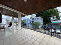 SE ALQUILA CASA COMERCIAL EN VIA PORRAS