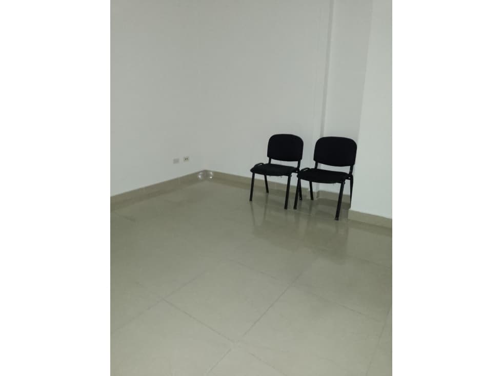 ALQUILO OFICINA EN EL CARMEN — foto 4