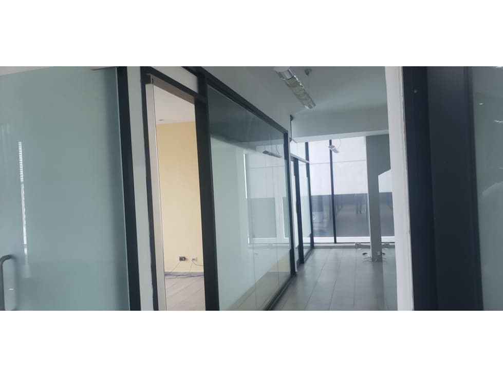 ALQUILO OFICINA EN OBARRIO — foto 2