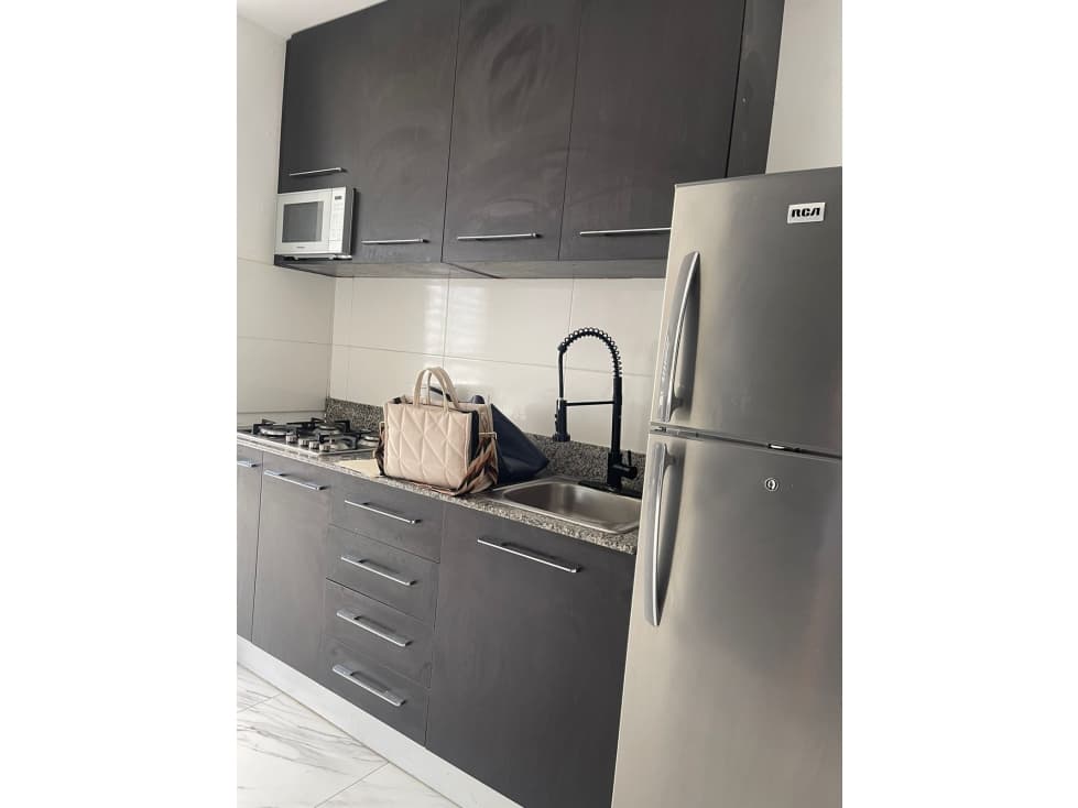 SE ALQUILA APARTAMENTO AMOBLADO EN BELLA VISTA — foto 5