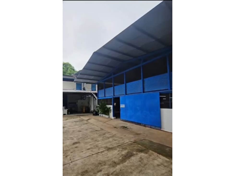 ¡SE VENDE ! GRAN Bodega en Pueblo Nuevo — foto 1
