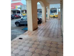 ¡SE VENDE ! Local comercial en Omar Torijos