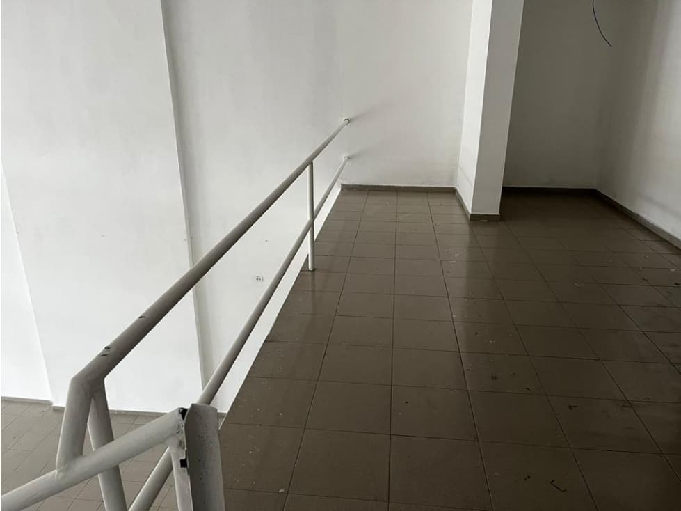 ¡¡SE ALQUILA !! Espectacular Local comercial en VIA TOCUMEN — foto 2
