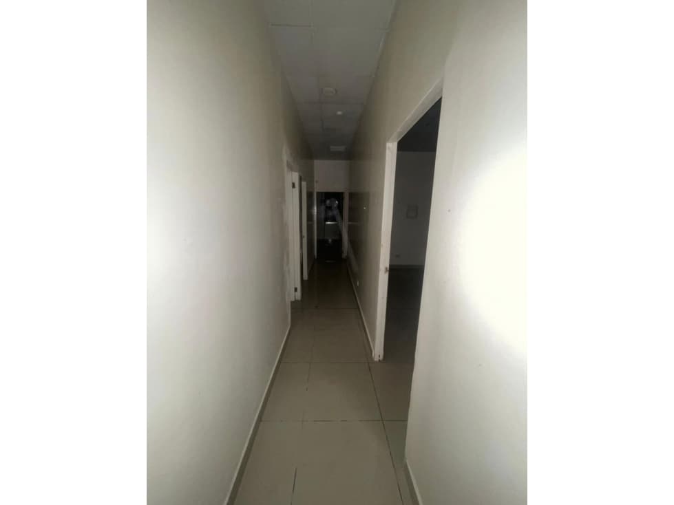 Venta de 2 Locales Comerciales de 100 m2 en Vía Transístmica — foto 5