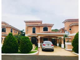SE ALQUILA CASA EN CLAYTON LB