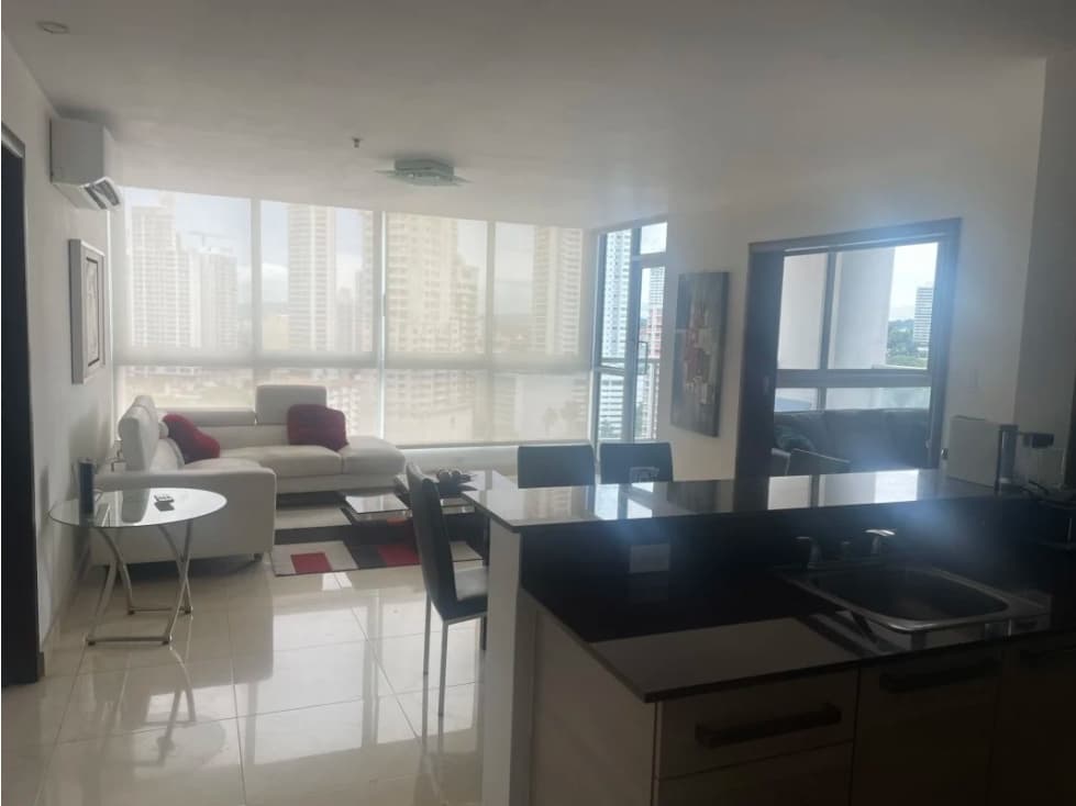SE ALQUILA APARTAMENTO AMOBLADO EN AV BALBOA — foto 1