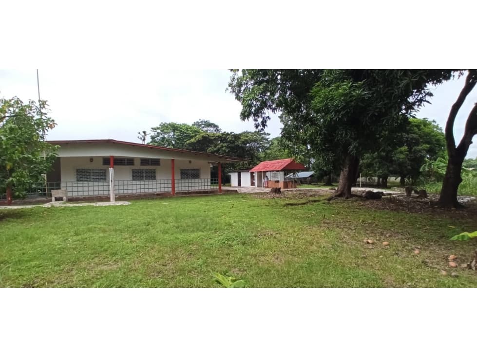 SE VENDE CASA DE CAMPO EN VIA PRINCIPAL >>LA MESA<< — foto 1