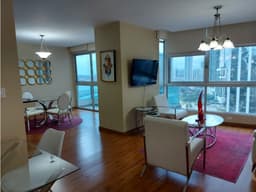 Alquilo Extraordinario apartamento amoblado en avenida balboa