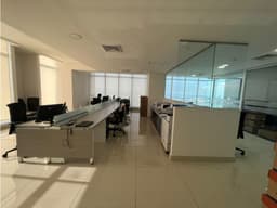 Alquilo Majestuosas Oficinas en Avenida Balboa