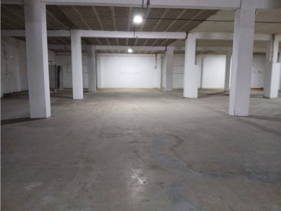 Se Alquila Local en Via España 1430 Mtrs — foto 2