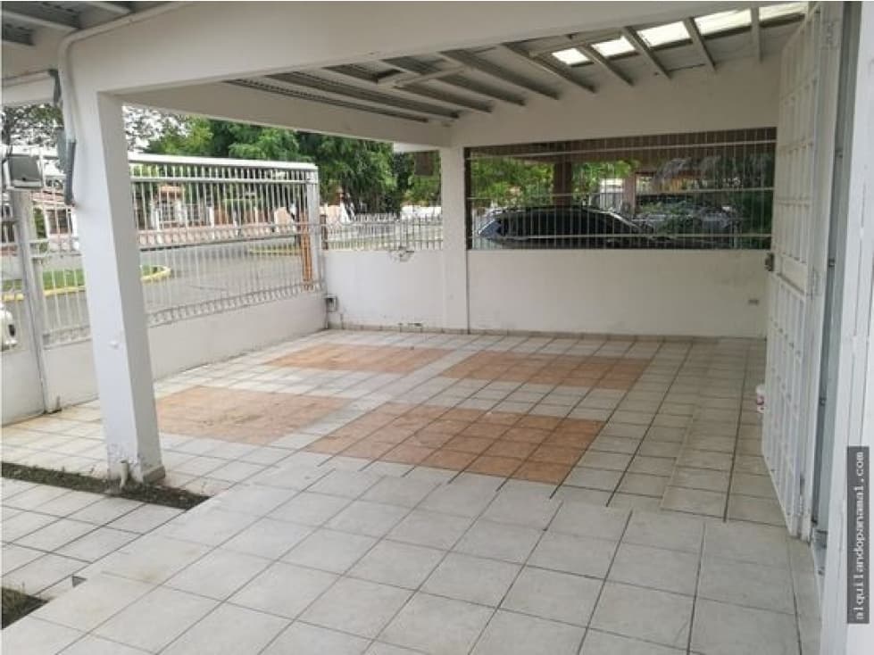 SE VENDE CASA COMERCIAL EN CHANIS — foto 2